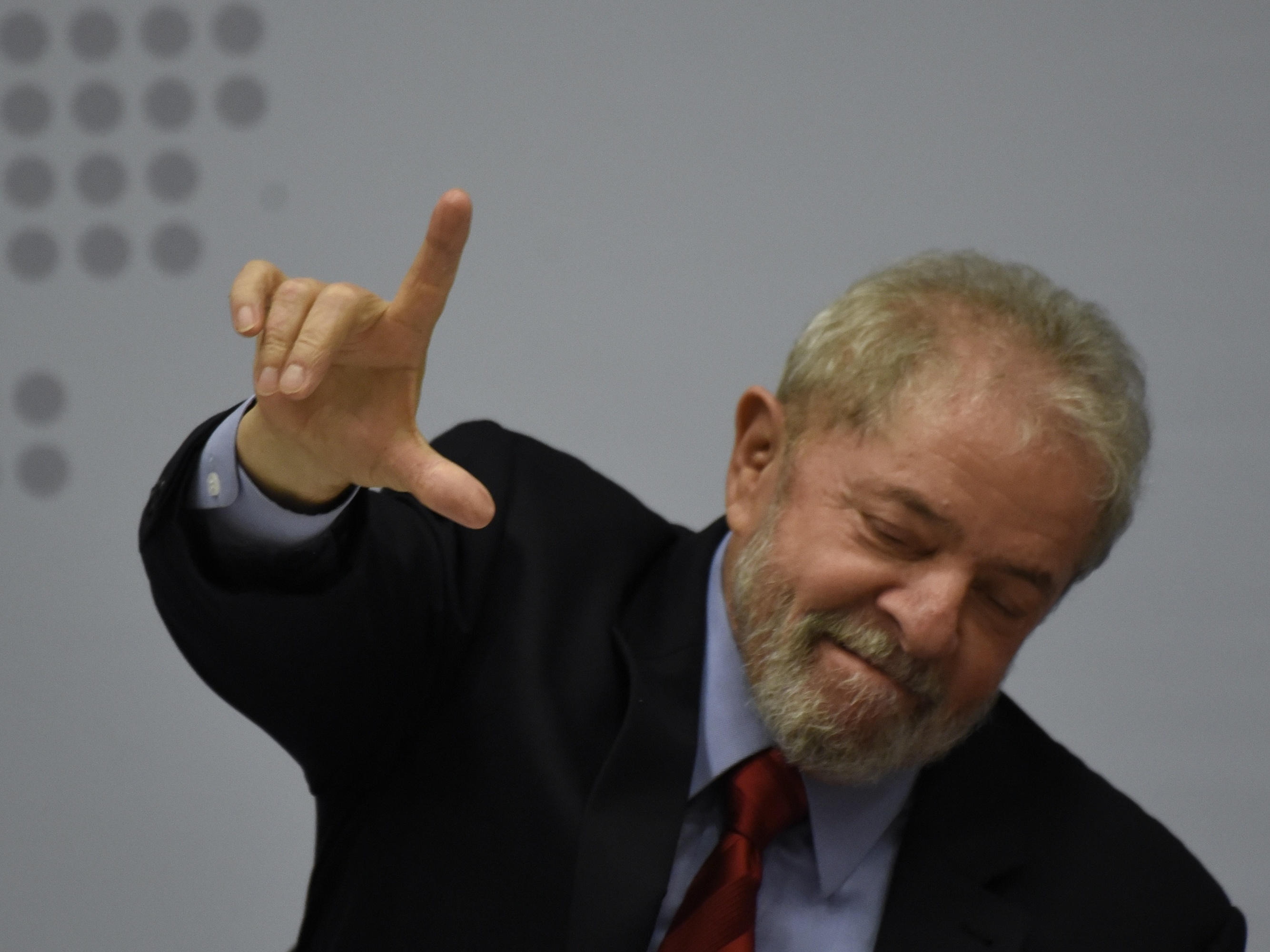 Sem frente ampla nos ministérios, novo governo é todo 'L' de Lula