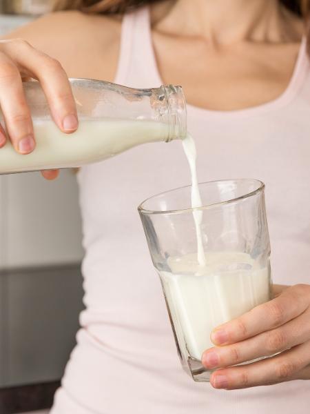 A lactose é um açúcar naturalmente presente no leite - iStock