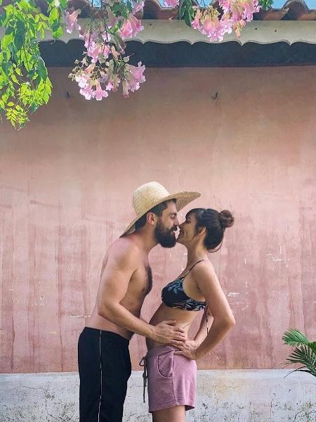 Titi Müller anunciou gravidez em foto com o marido, Tomas Bertoni - Reprodução/Instagram