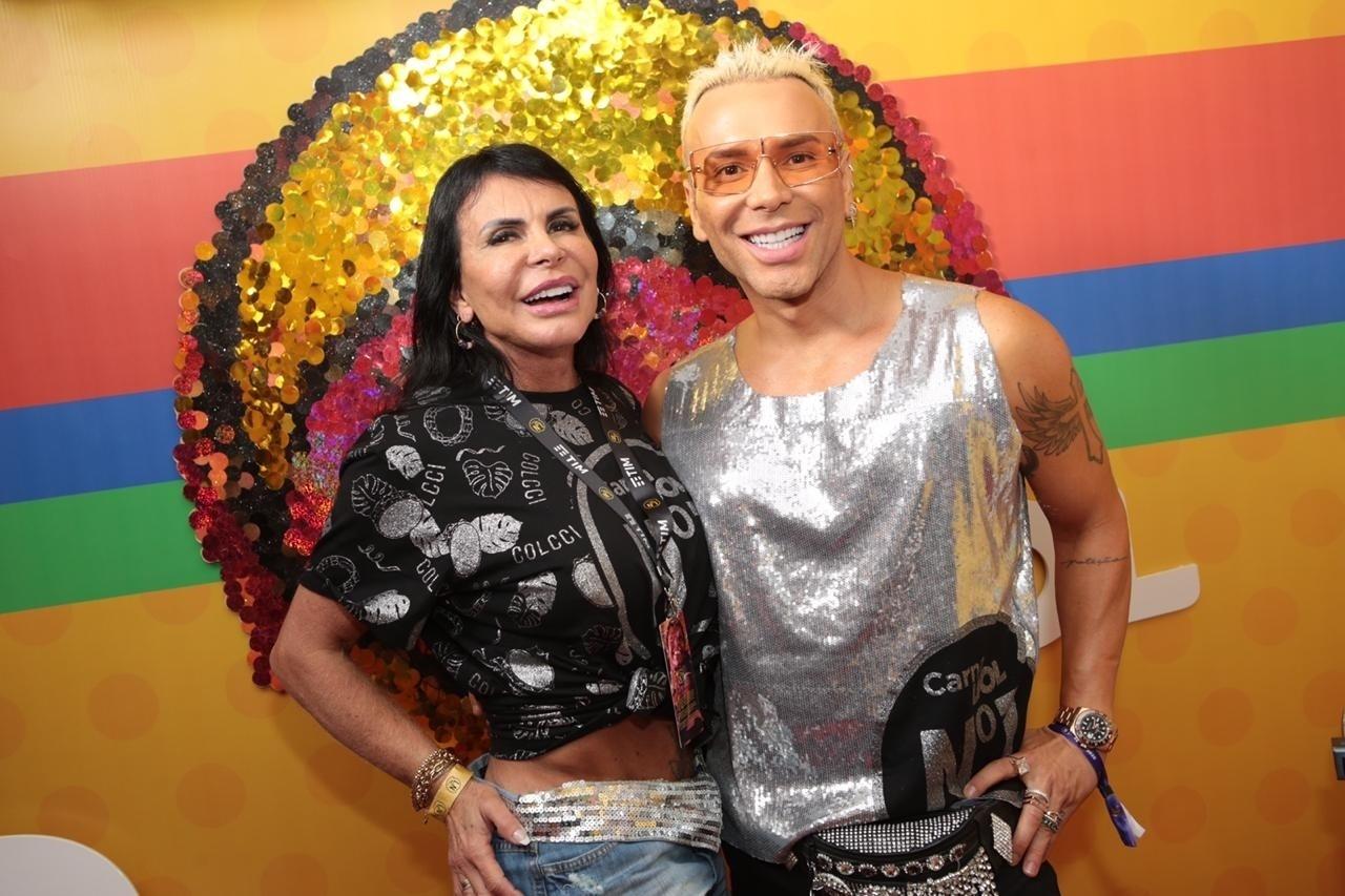 Gretchen e Matheus Mazzafera posam juntos no Camarote CarnaUOL N1, na Sapucaí, na Sapucaí - Gianne Caravalho/UOL