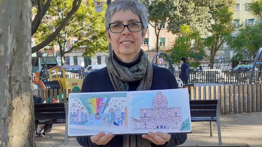Patrícia Martins mostra ilustrações suas: ela passou a desenhar e a pintar em Portugal - Duda las Casas/Arquivo Pessoal