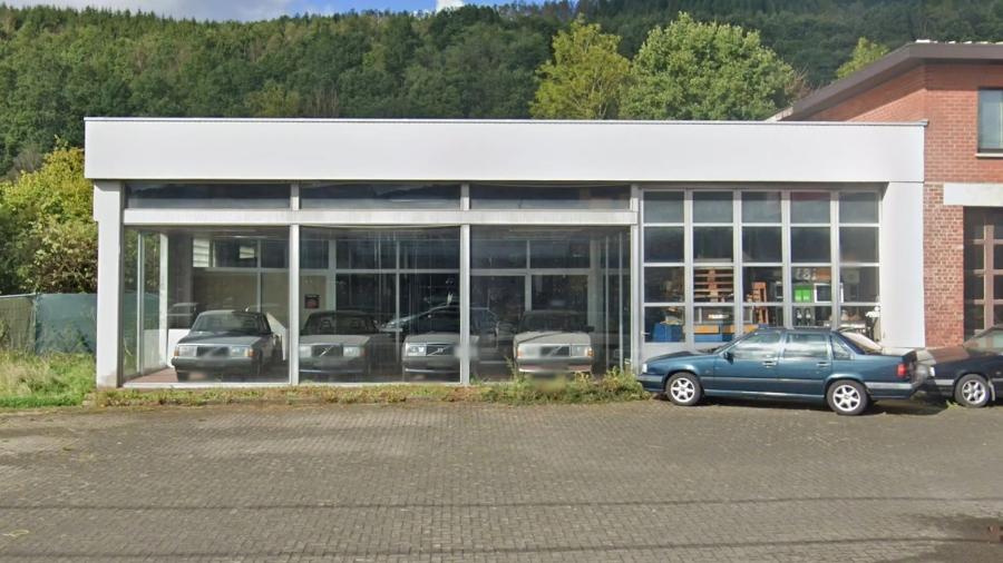 Concessionária da Volvo fechada com modelos dos anos 80 na Bélgica - Reprodução