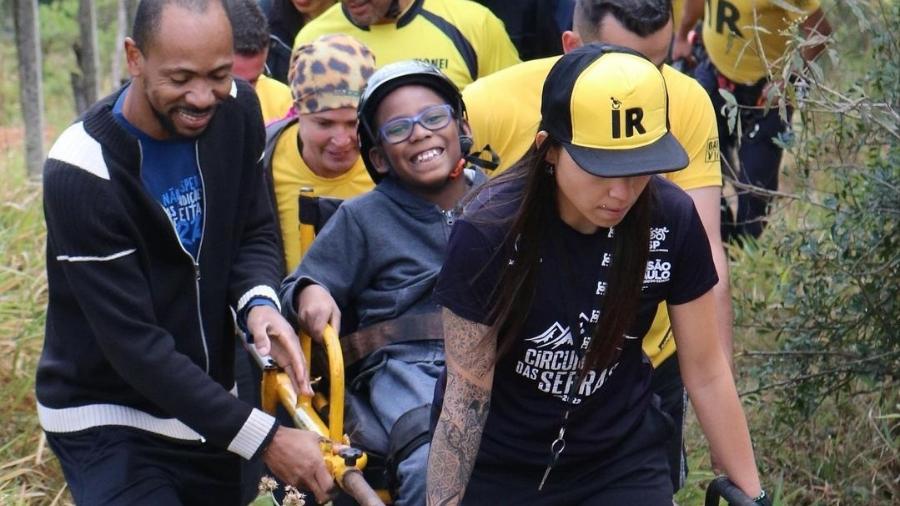 ONG leva deficientes físicos e cognitivos para praticar esportes radicais - Yone Araujo/Divulgação