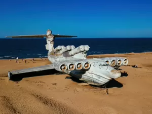 Avião ou barco? Como o 'Monstro do Mar Cáspio' foi parar nesta praia russa