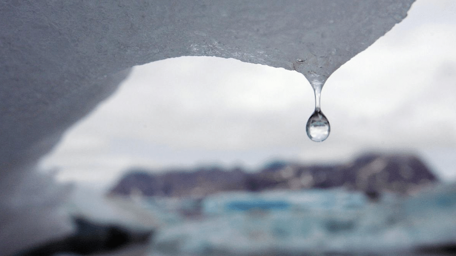 Iceberg derretendo, durante a onda de calor na Antártica em 2022: foi o fenômeno do gênero mais intenso já registrado em todo o mundo. 