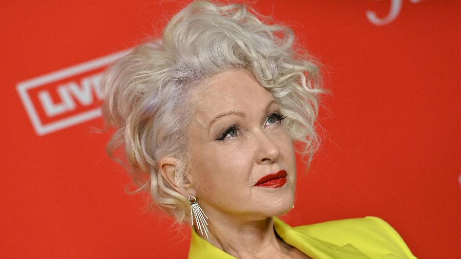 Cyndi Lauper comparece à exibição VIP do documentário da Paramount+, "Let the Canary Sing", no dia 4 de junho de 2024, em Hollywood, Califórnia