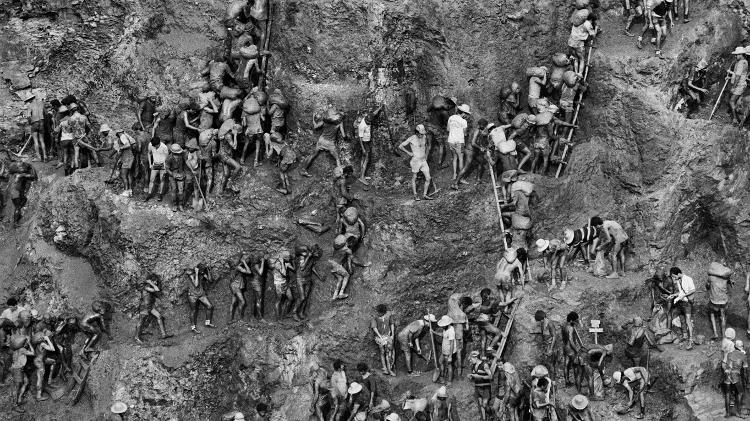 Foto 'Serra Pelada', tirada por Sebastião Salgado em 1986 Foto 'Serra Pelada', tirada por Sebastião Salgado em 1986