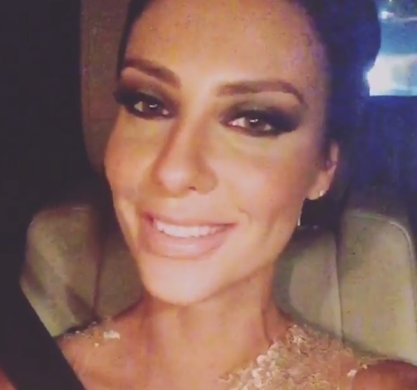 19.dez.2015 - Camila Rodrigues confundiu as datas e se arrumou para o casamento de Paulo Gustavo e Thales Bretas com um dia de antecedência - Reprodução/Instagram/camilarodrigues11