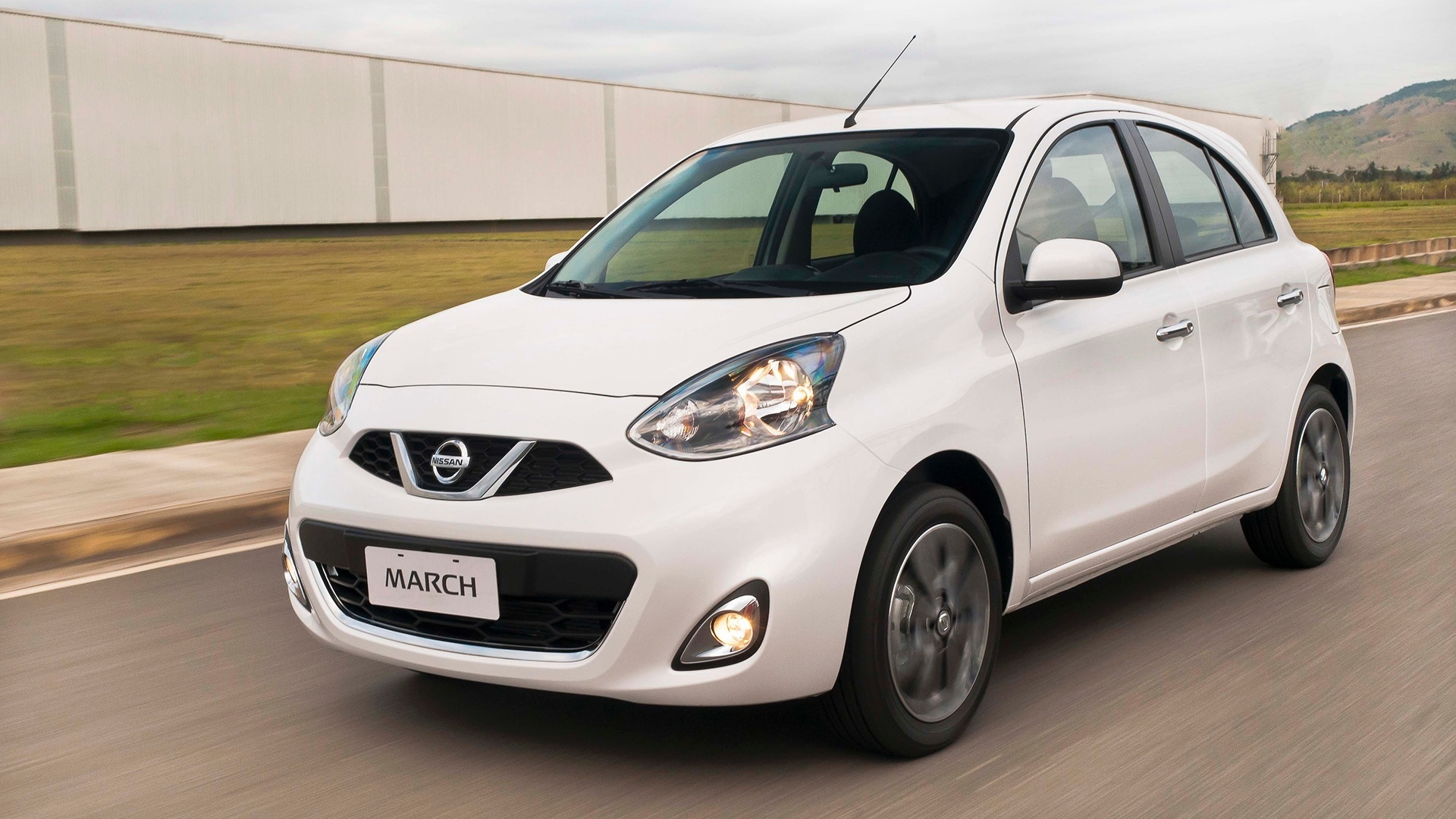 Nissan March CVT 2017 - Divulgação