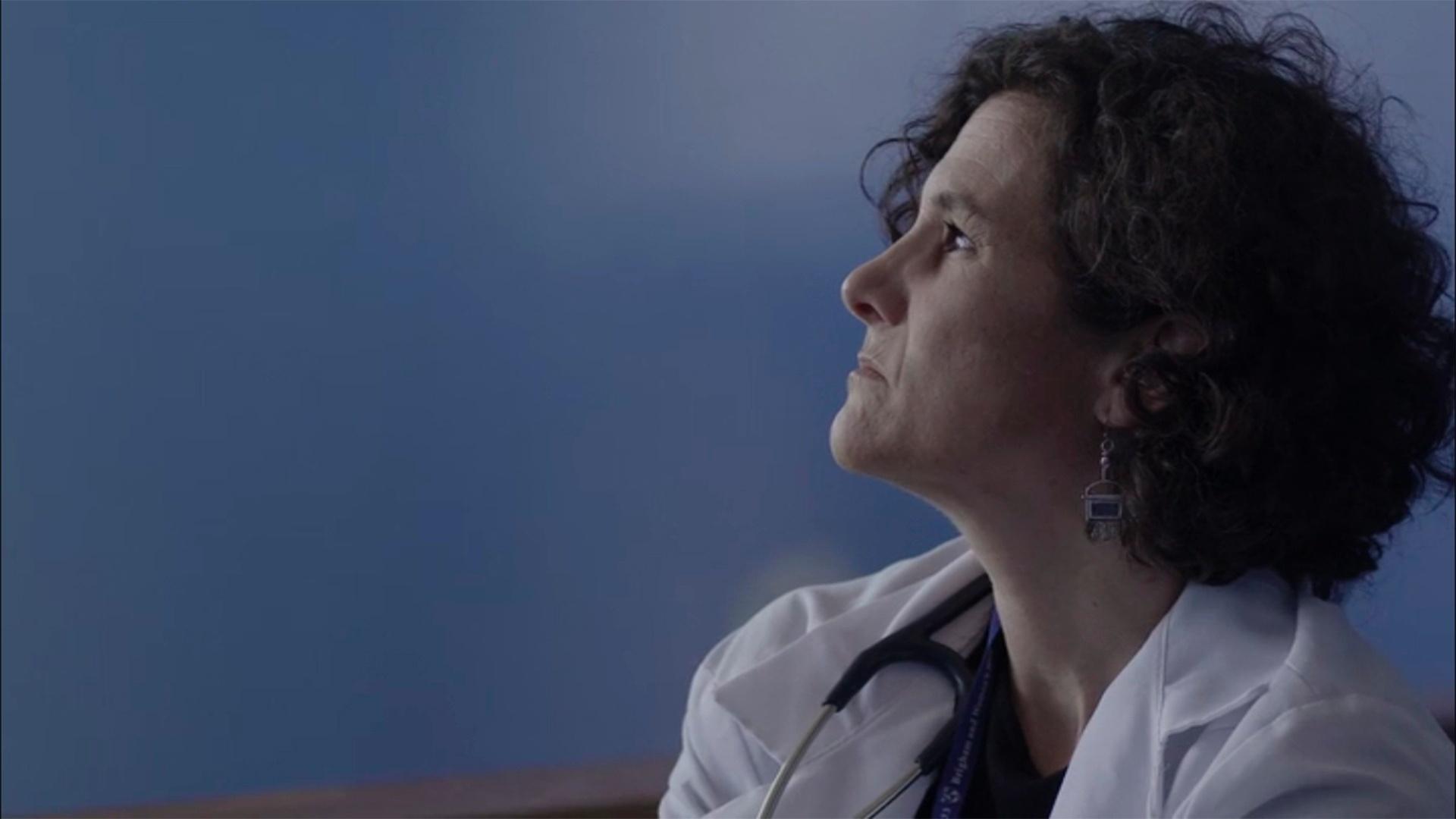 Cena do filme "Extremis" (2016), de Dan Krauss - Reprodução