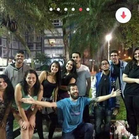 Grupo cria perfil coletivo no Tinder para fazer amizades - Reprodução/Facebook