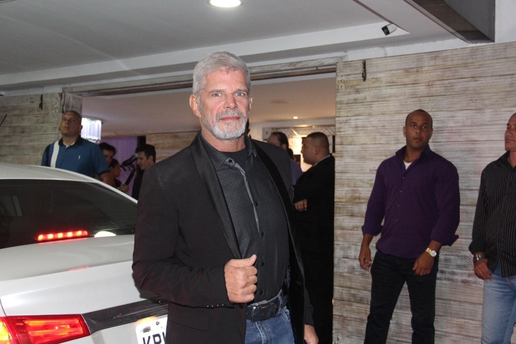 Raul Gazolla assiste com o elenco o primeiro capítulo de "A Força do Querer", que estreou nesta segunda - Wallace Barbosa / AgNews