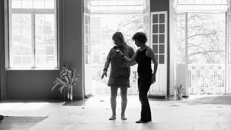 No documentário, a cartunista explora a identidade feminina e a sua própria - Divulgação - Divulgação