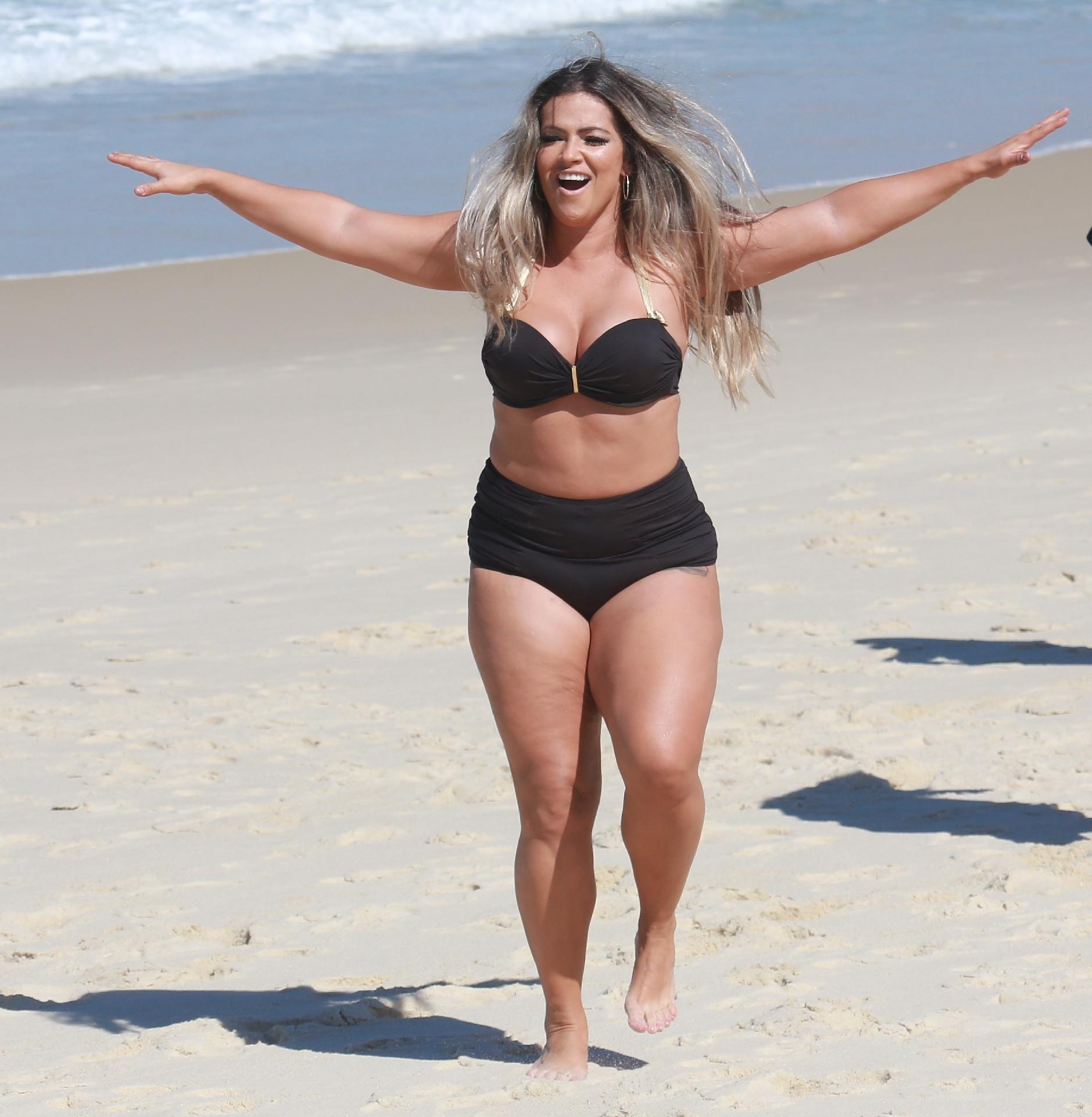 Fani falou sobre sua nova forma física em seu canal: "E o que aconteceu comigo? Uma descoberta. Que não era só determinação e foco. Precisava do meu emocional junto. Com essa descoberta voltei para a terapia. Não vou enganar a vocês, é um processo longo, doloroso, ainda rola sabotagem, muito desenvolvimento. Mas o que importa é ser feliz. E agora sou uma gordinha feliz" - Dilson Silva/Ag.News