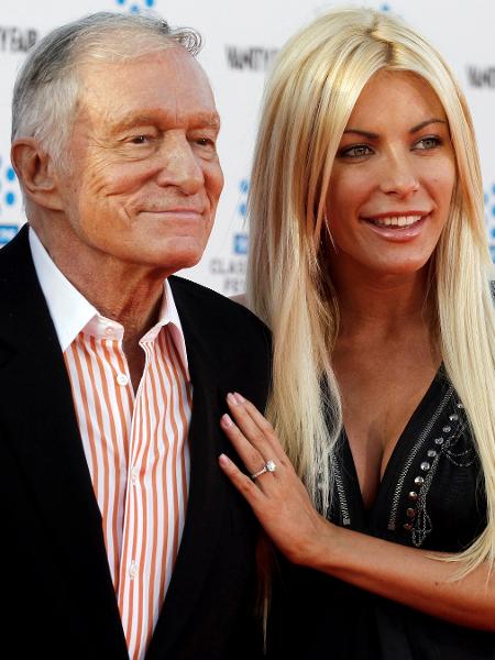28abr2011   hugh hefner e sua entao noiva crystal harris 1506572330247 v2 450x600 - Morre criador da Playboy, aos 91 anos