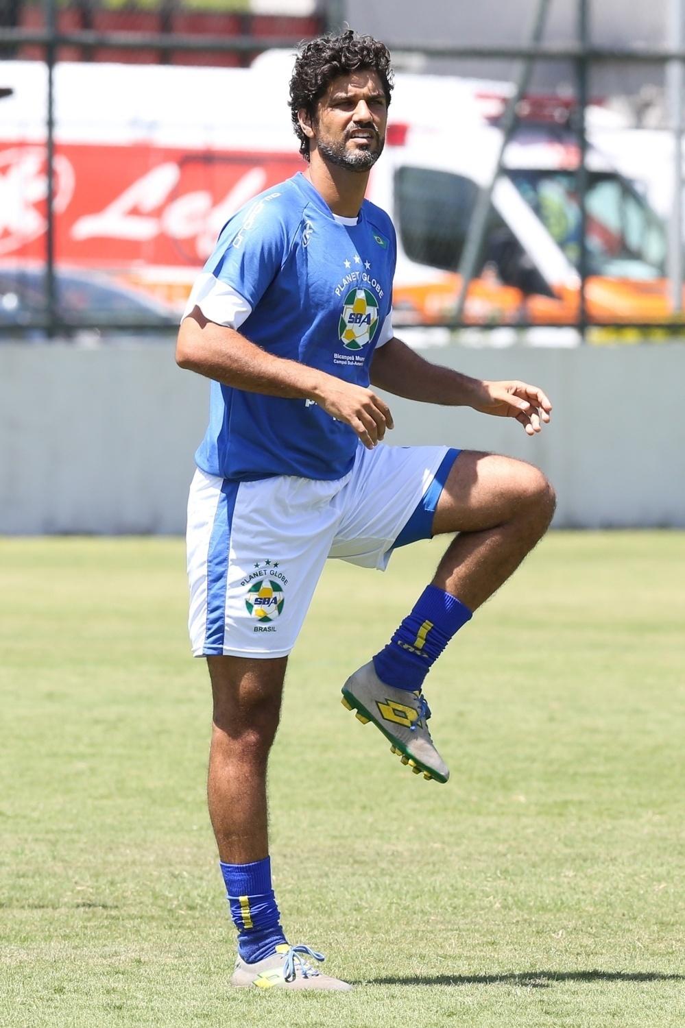 O ator Bruno Cabrerizo, atualmente no ar na novela "Tempo de Amar", jogou ao lado dos colegas - Roberto Filho/Brazil News