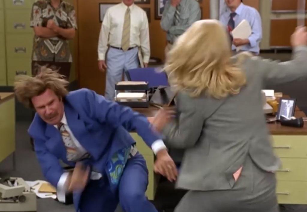 Will Ferrell e Christina Applegate em "O Âncora: A Lenda de Ron Burgundy" (2004) - Reprodução