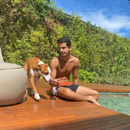 Enzo Celulari na casa de Bruna Marquezine - Imagem: Reprodução/Instagram@enzocelulari