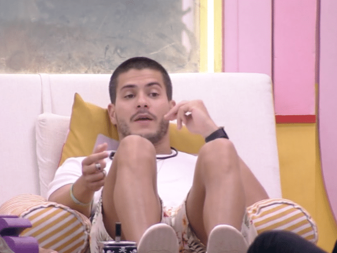 Chico Barney: 'Vitória de Arthur no paredão falso é a derrota do Brasil'