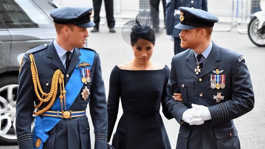 William promoveu um funcionário que acusou Meghan Markle de bullying William promoveu um funcionário que acusou Meghan Markle de bullying