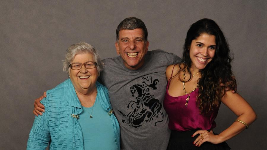 Hilda Rebello, Jorge Fernando e Maria Carol Rebello em foto nos bastidores de "Guerra dos Sexos" (2012) - Estevam Avellar/Globo