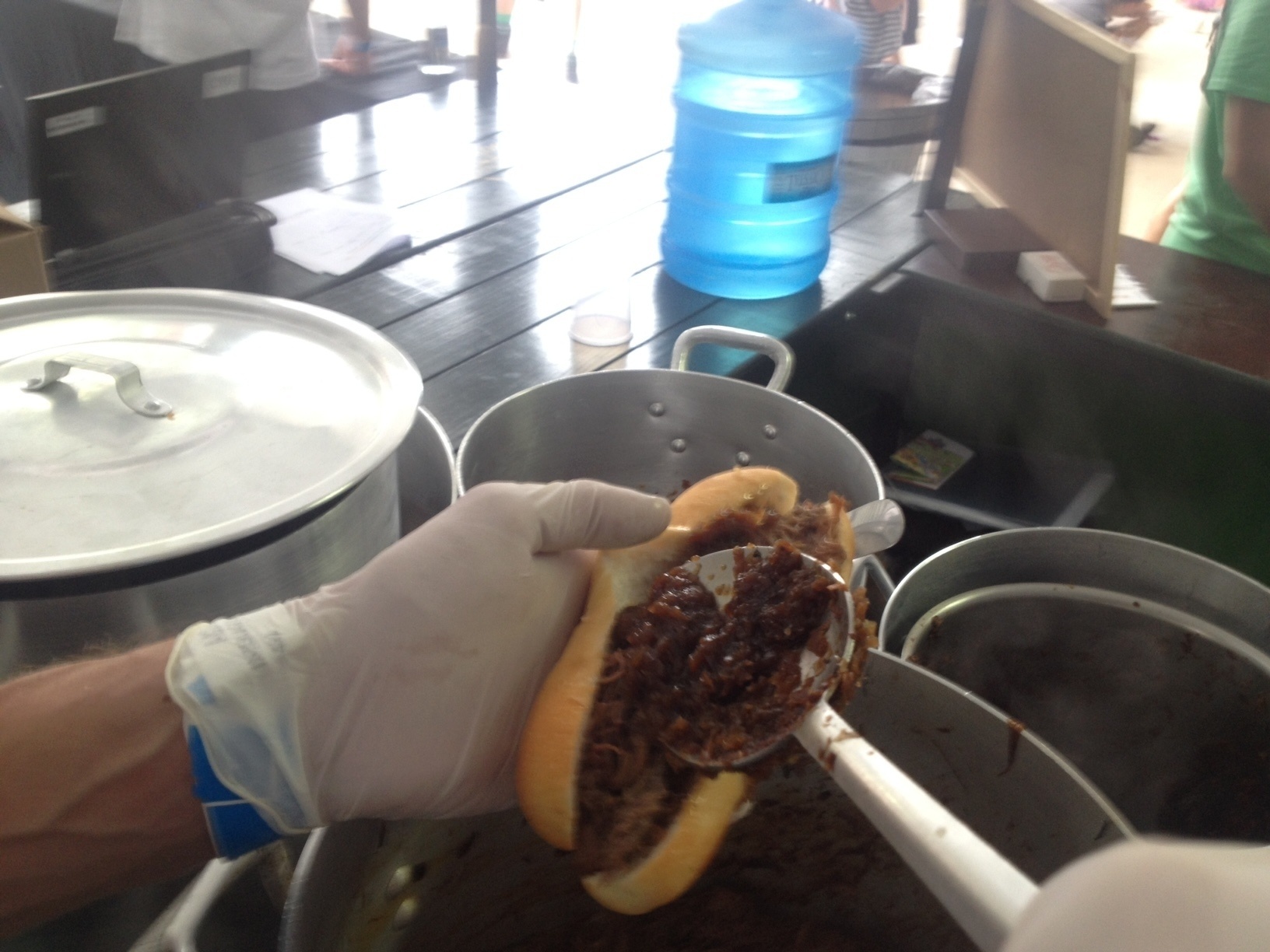 12.mar.2016 - O lanche do chef Sandro Aires no Lollapalooza Brasil 2016 também não é dos mais leves, mas a reportagem do UOL aprovou no quesito sabor - Mariane Zendron/UOL