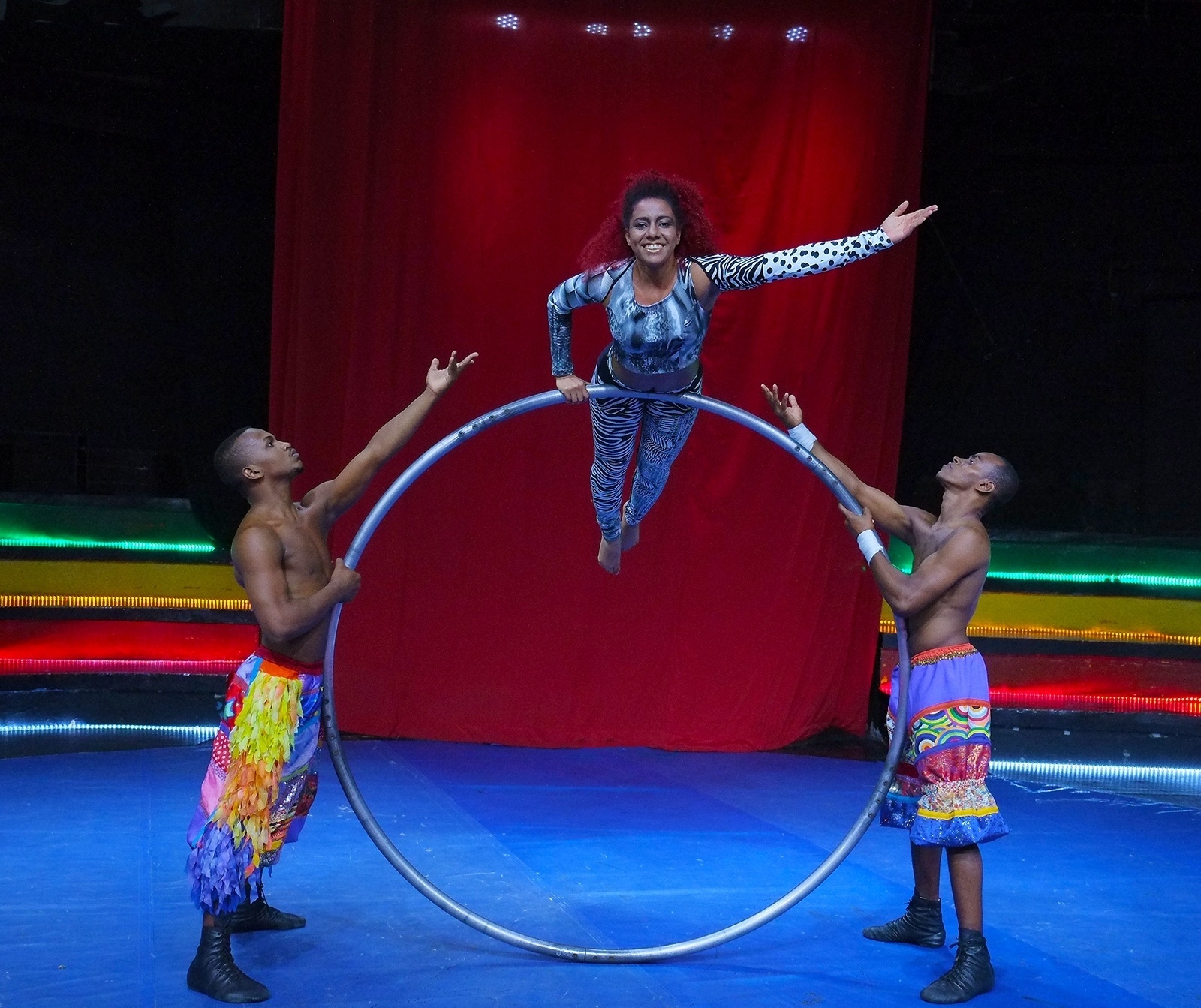 Companhia circense do AfroReggae, Afro Circo apresenta espetáculo "Gênesis, o Mix da Criação" no Rio - Guga Melgar