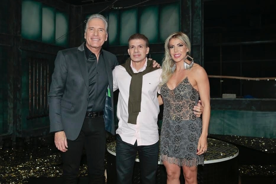 21.jun.2016 - Justus, Tulio Maravilha e Cristiane Maravilha na final do "Power Couple Brasil - Rafael Cusato/Brazil News