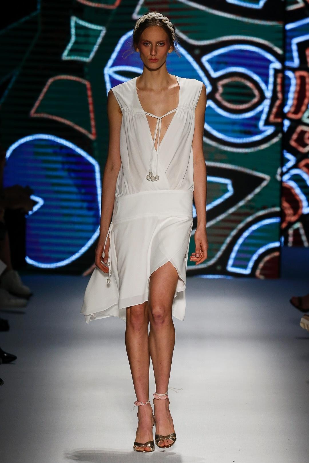 Lilly Sarti desfila coleção na SPFW N42 - Alexandre Schneider/UOL