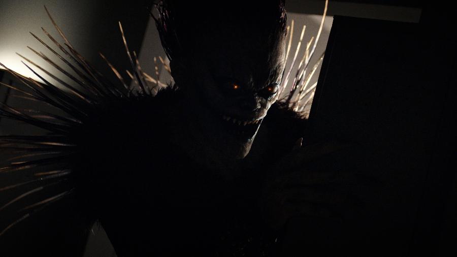 Willem Dafoe é o deus da morte Ryuk em "Death Note" - Divulgação/Netflix