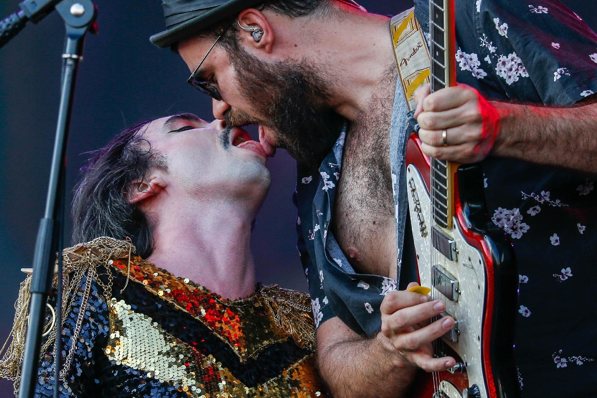 Johnny Hooker convidou Liniker e Almério para cantar a representatividade gay no Palco Sunset, no terceiro dia do Rock in Rio 2017 - Marco Antonio Teixeira/UOL