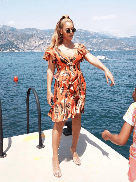 Beyoncé já passou pela costa francesa e agora curte a Itália a bordo - Reprodução/Instagram
