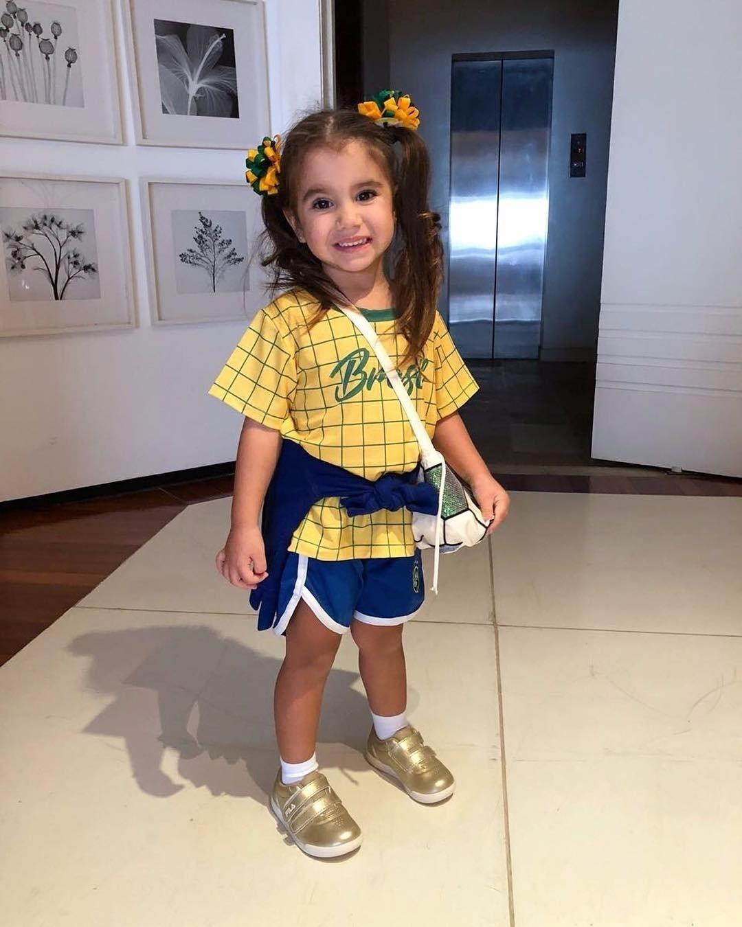 Maria Flor, filha de Deborah Secco - Reprodução/Instagram/dedesecco