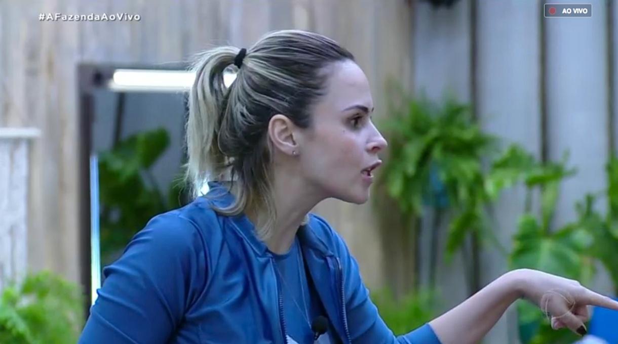 Ana Paula Renault discute com Evandro Santo - Reprodução/RecordTV