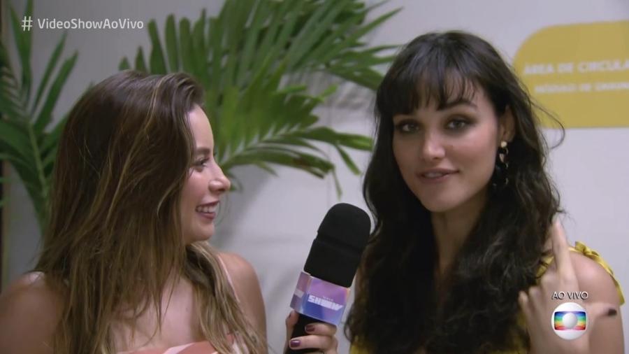 A repórter Marcela Monteiro entrevista a atriz Débora Nascimento no "Vídeo Show" - Reprodução/TV Globo