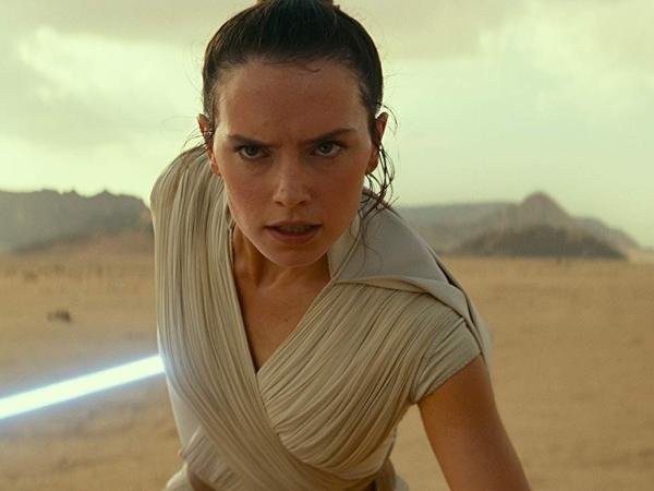 Rey (Daisy Ridley) preparada para lutar em "Star Wars: A Ascensão Skywalker"