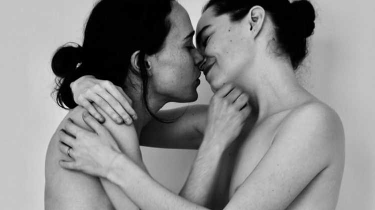 A atriz Ellen Page se declara para a mulher Emma Portner no Instagram - Reprodução/Instagram - Reprodução/Instagram