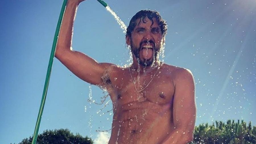 O ator espanhol Paco León posa nu em rede social - Reprodução/Instagram/pacoleon