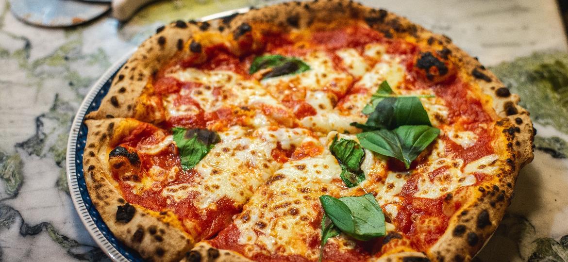 Essas atividades estavam fechadas desde o fim de março, paralisando as vendas das famosas pizzas napolitanas - Aurélien Lemasson-Théobald/Unsplash