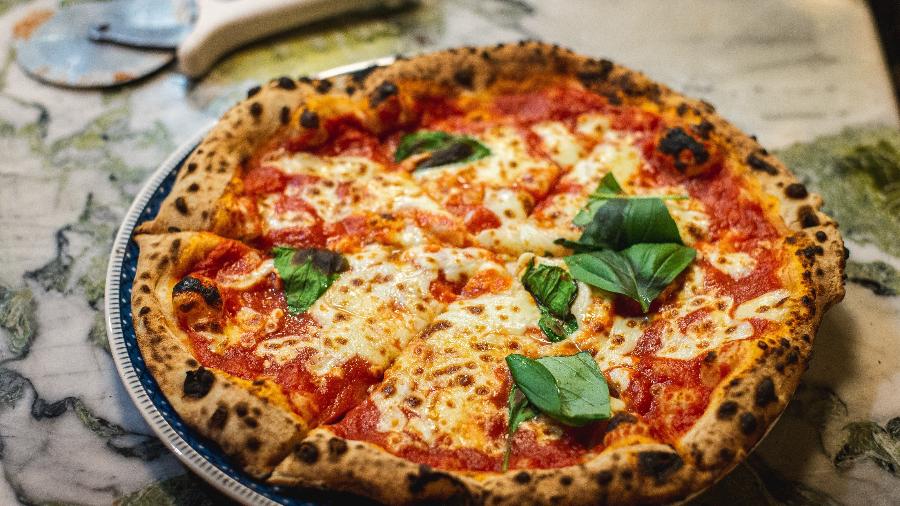A tradição da pizza de Nápoles vem ganhando espaço no mercado brasileiro, especialmente em cidades como SP - Aurélien Lemasson-Théobald/Unsplash