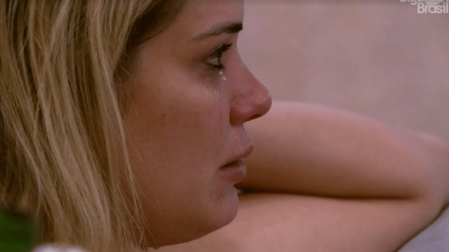 Marcela chora após DR com Rafa - Reprodução/Globoplay