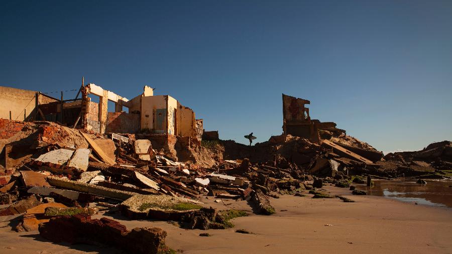 Distrito de Atafona, antigo balneário no RJ, vem sendo engolido pelo mar há 50 anos - Rafael Duarte