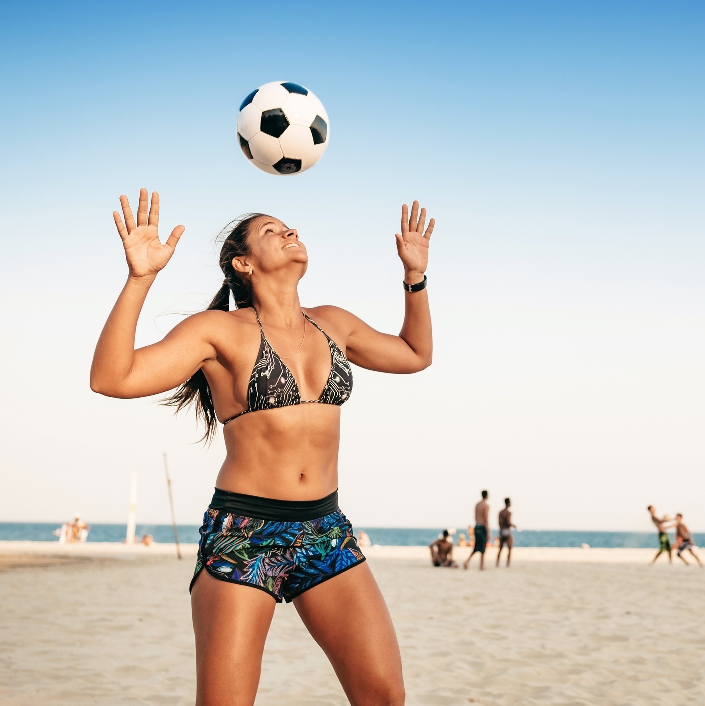 Jogar futebol traz benefícios para a saúde da mulher