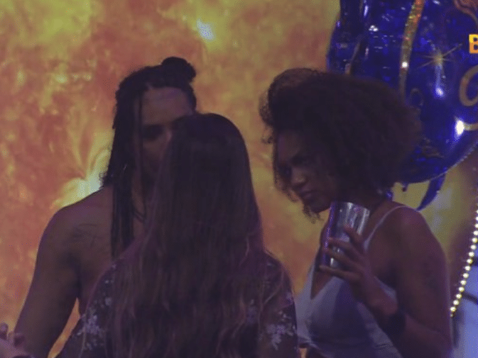 Jessilane revela que Eliezer tentou ficar com ela durante festa