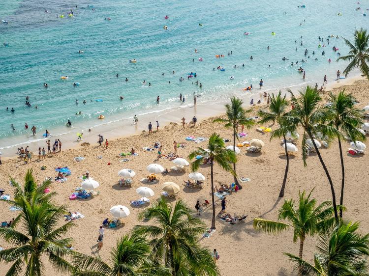 Praia de Waikiki, em Honolulu, no Havaí