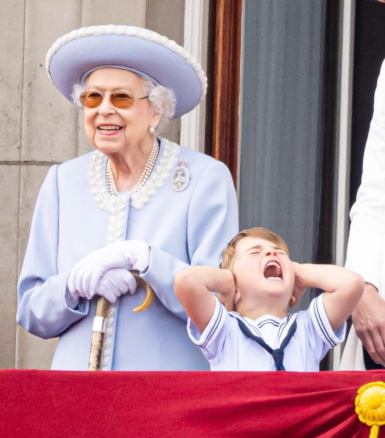 LONDON, ENGLAND - JUNE 02: Queen Elizabeth II and Prince Louis of Cambridge during Trooping the Colour on June 02, 2022 in London, England. Q - Samir Hussein/Samir Hussein/WireImage - Samir Hussein/Samir Hussein/WireImage