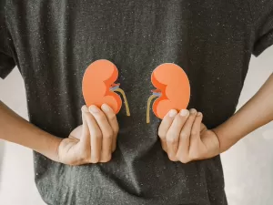 Doenças renais crônicas podem afetar pele, cabelo e unhas; veja sinais