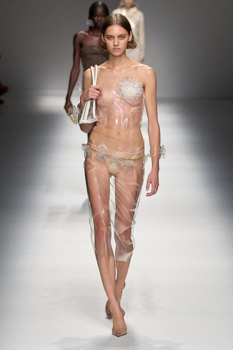 Desfile Ready-To-Wear Primavera/Verão 2024 da Blumarine