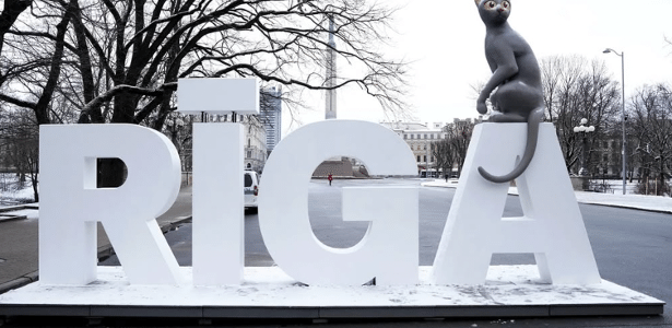 Orgulhosa por 'Flow', Letônia enche ruas de gatos; e estátua de Fernanda?