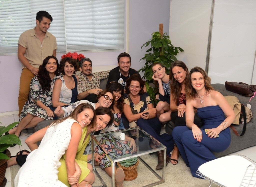 8.out.2015- Elenco de "Além do Tempo" se reúne para divulgar a nova fase da novela, que terá uma passagem de tempo de 150 anos - André Durão/UOL